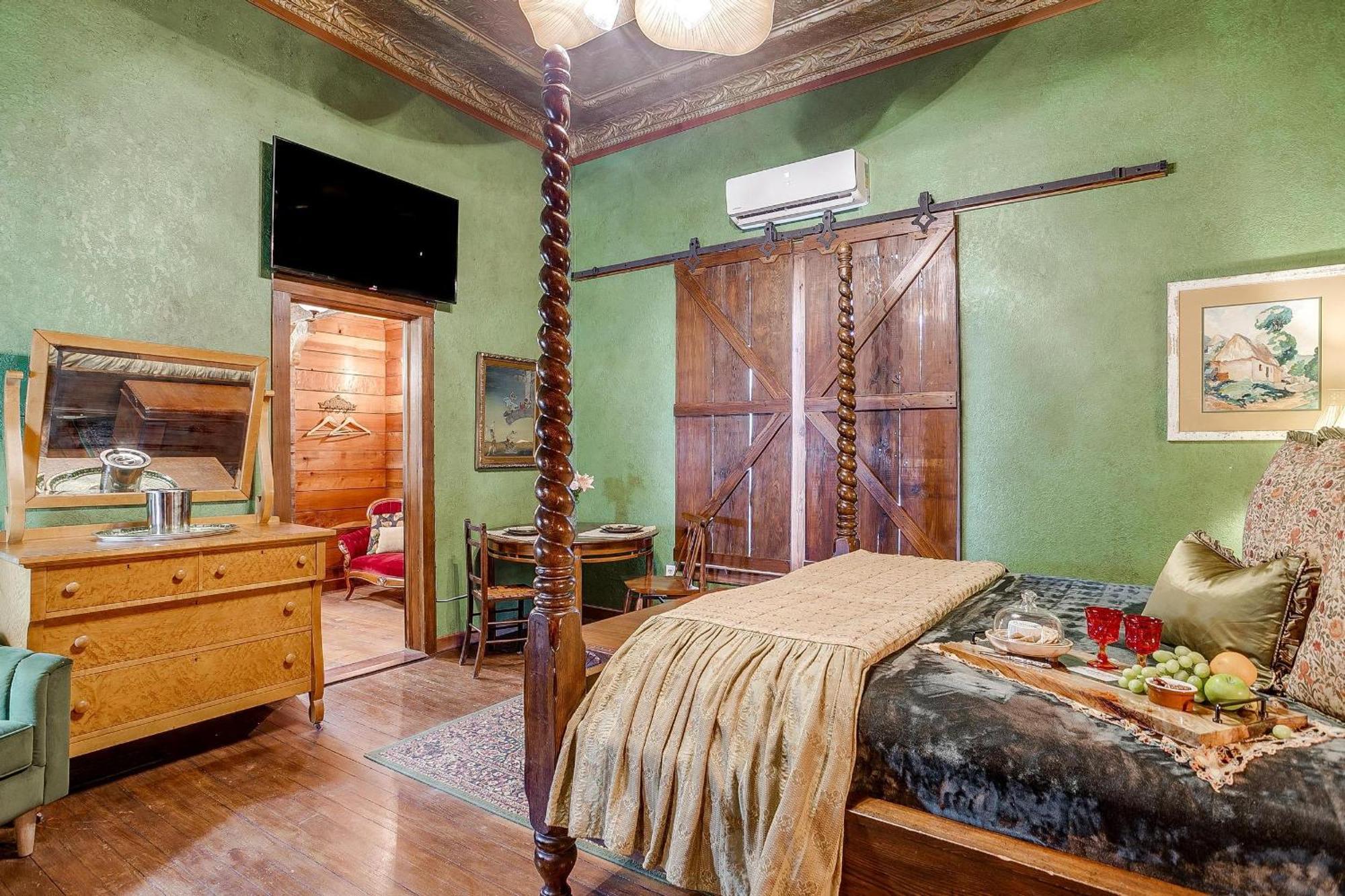 The Gallery House Boutique Hotel Stephenville Exteriér fotografie